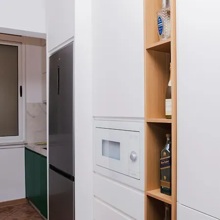 Apartment Via Albania - Myslym Shyri *